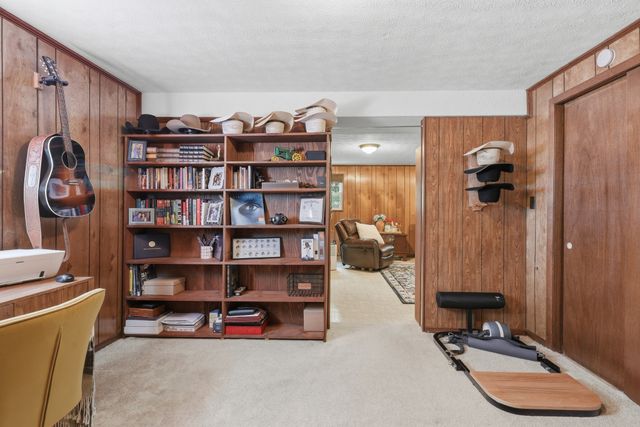 1328 Hillvale Rd, Louisville, TN 37777