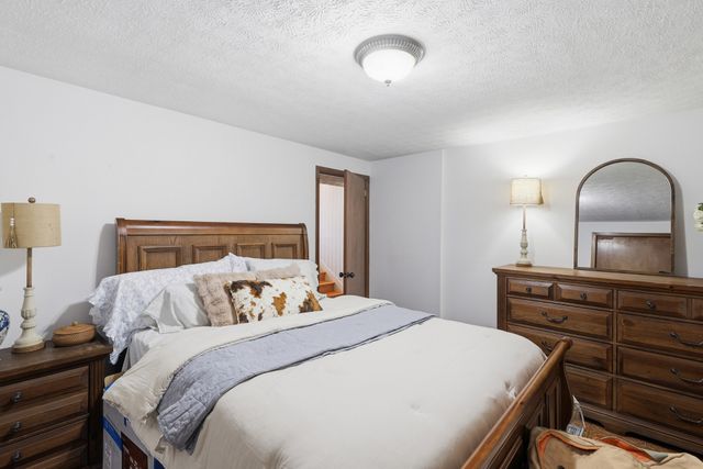1328 Hillvale Rd, Louisville, TN 37777