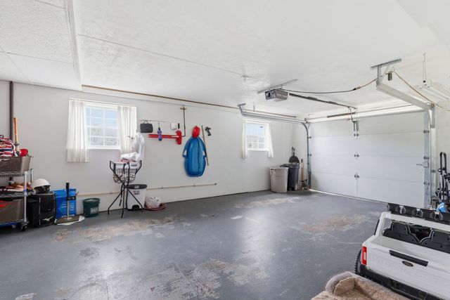1328 Hillvale Rd, Louisville, TN 37777