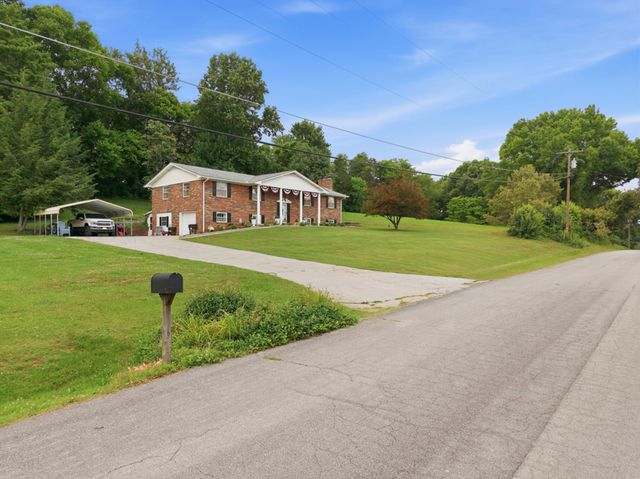 1328 Hillvale Rd, Louisville, TN 37777
