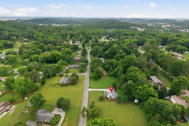 1328 Hillvale Rd, Louisville, TN 37777