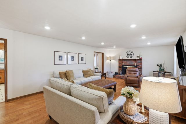 1328 Hillvale Rd, Louisville, TN 37777