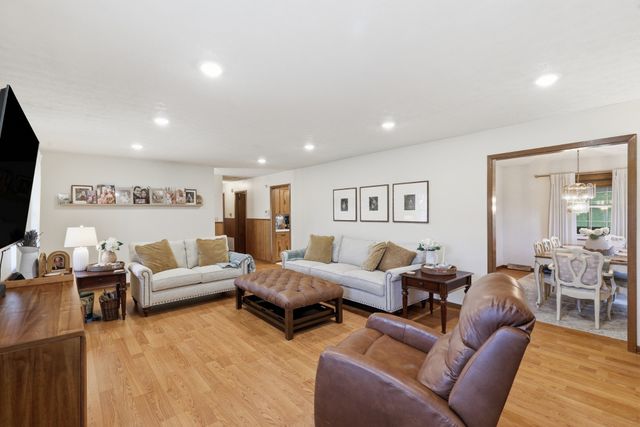 1328 Hillvale Rd, Louisville, TN 37777