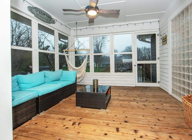 1306 Grandview Avenue, Waverly, IA 50677