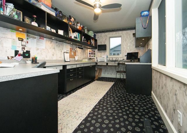 1306 Grandview Avenue, Waverly, IA 50677