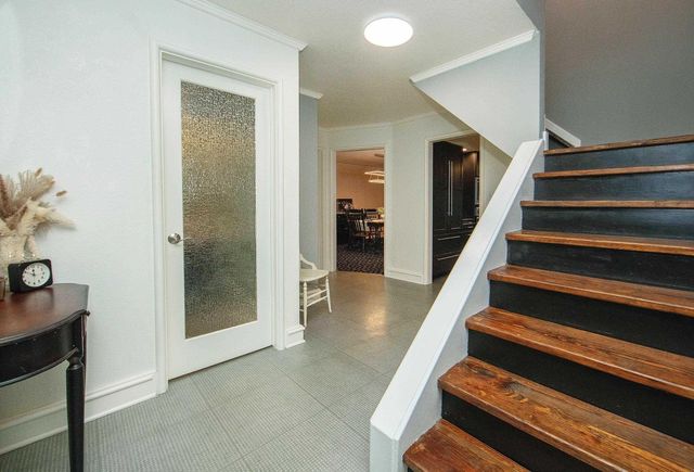 1306 Grandview Avenue, Waverly, IA 50677