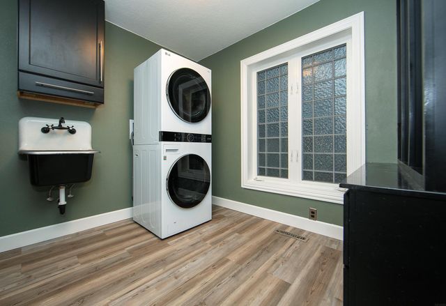 1306 Grandview Avenue, Waverly, IA 50677