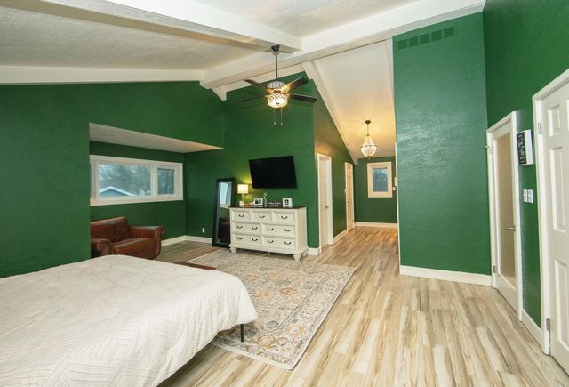 1306 Grandview Avenue, Waverly, IA 50677