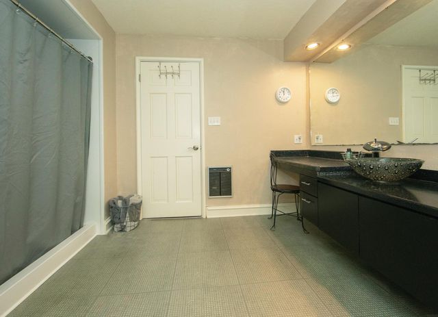 1306 Grandview Avenue, Waverly, IA 50677