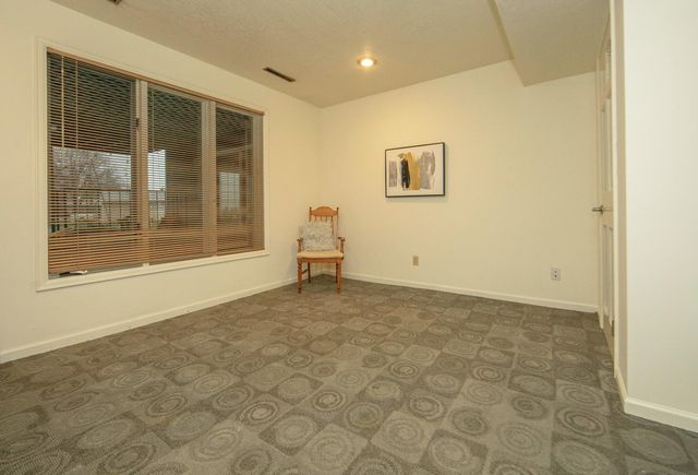 1306 Grandview Avenue, Waverly, IA 50677