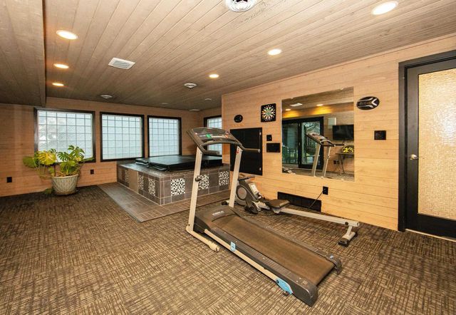 1306 Grandview Avenue, Waverly, IA 50677