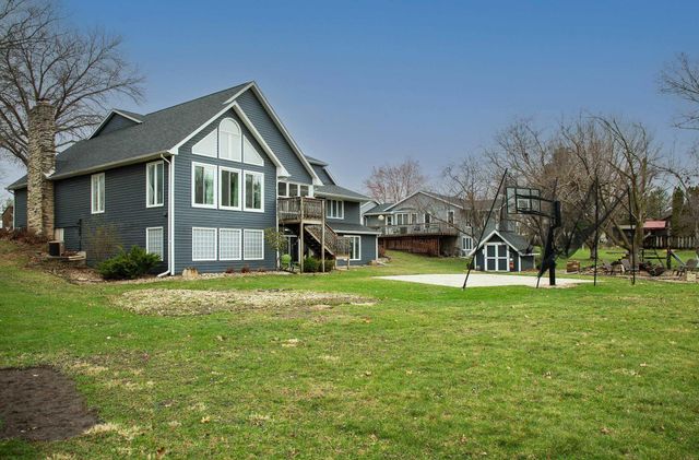 1306 Grandview Avenue, Waverly, IA 50677