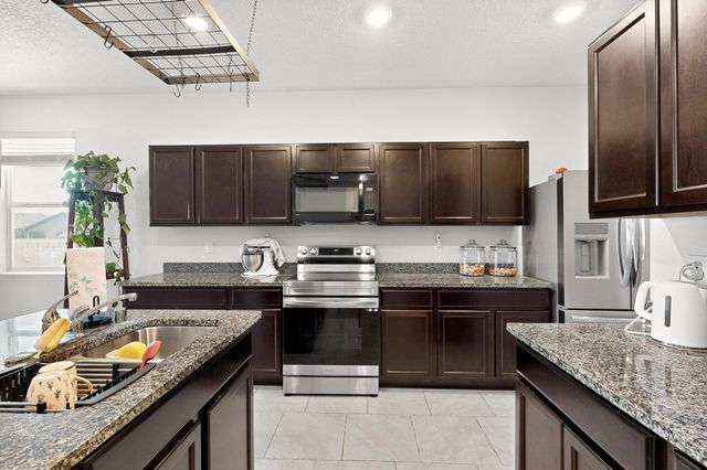 1802 Goldenflare Loop NE, Rio Rancho, NM 87144