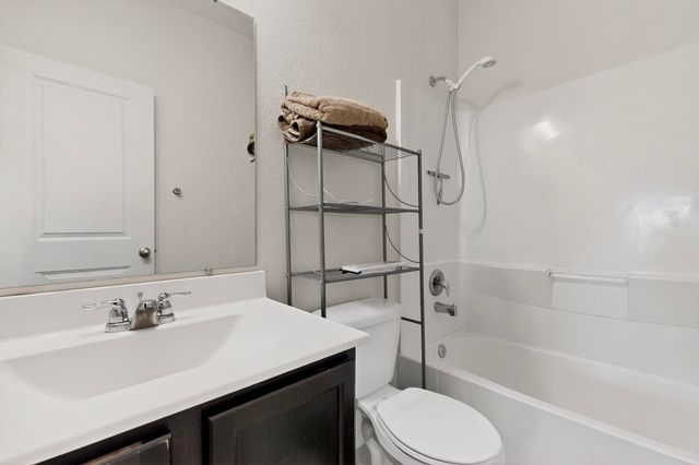 1802 Goldenflare Loop NE, Rio Rancho, NM 87144