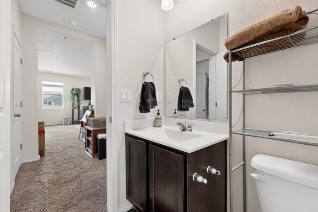 1802 Goldenflare Loop NE, Rio Rancho, NM 87144