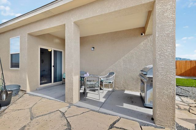 1802 Goldenflare Loop NE, Rio Rancho, NM 87144