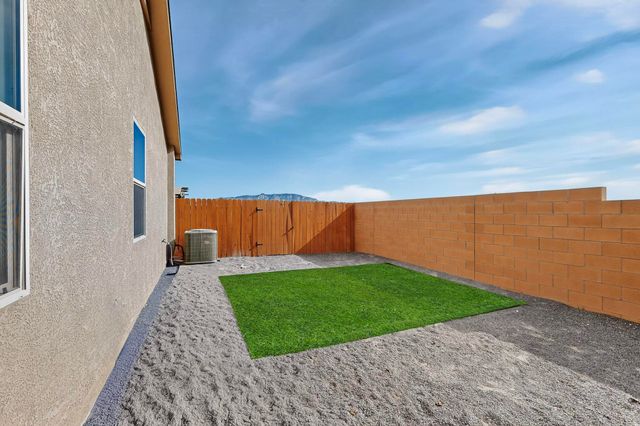 1802 Goldenflare Loop NE, Rio Rancho, NM 87144