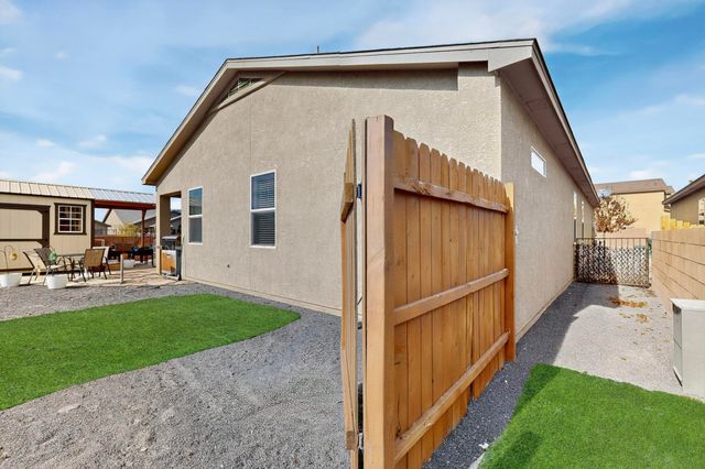 1802 Goldenflare Loop NE, Rio Rancho, NM 87144