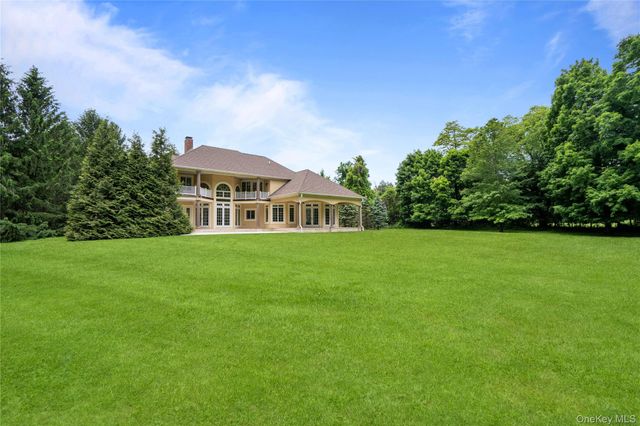 1960 Midlane S, Syosset, NY 11791