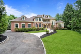 1960 Midlane S, Syosset, NY 11791