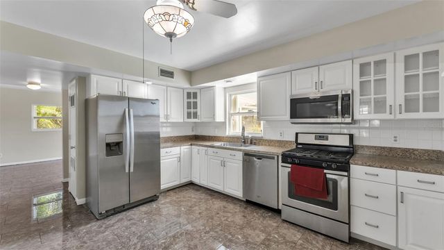 1494 85TH AVENUE N, St Petersburg, FL 33702