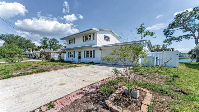 1494 85TH AVENUE N, St Petersburg, FL 33702