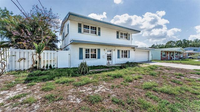 1494 85TH AVENUE N, St Petersburg, FL 33702