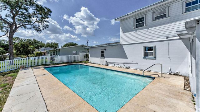 1494 85TH AVENUE N, St Petersburg, FL 33702