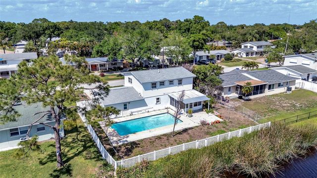 1494 85TH AVENUE N, St Petersburg, FL 33702