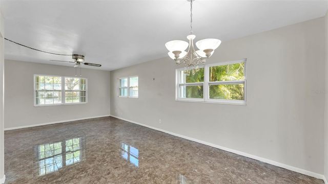 1494 85TH AVENUE N, St Petersburg, FL 33702