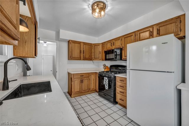 2822 Joseph Pkwy, Brunswick, OH 44212