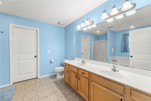 21811 LOMBARDO Lane, Peculiar, MO 64078