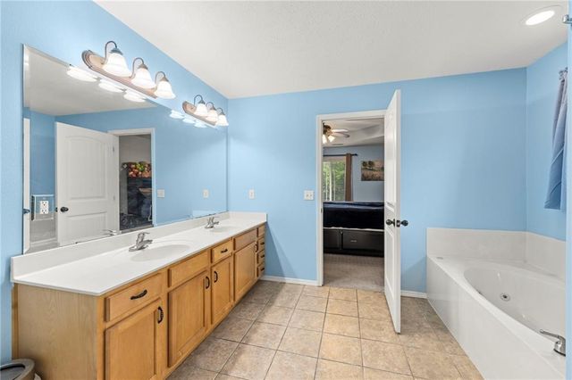 21811 LOMBARDO Lane, Peculiar, MO 64078
