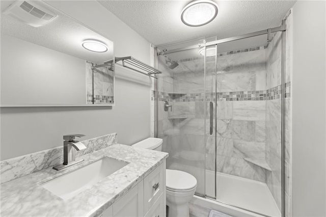 21811 LOMBARDO Lane, Peculiar, MO 64078