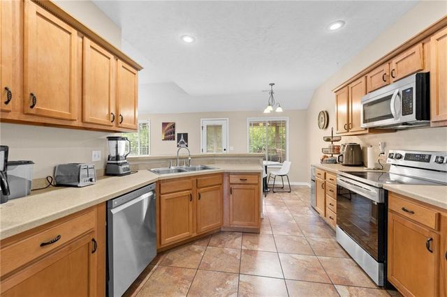 21811 LOMBARDO Lane, Peculiar, MO 64078