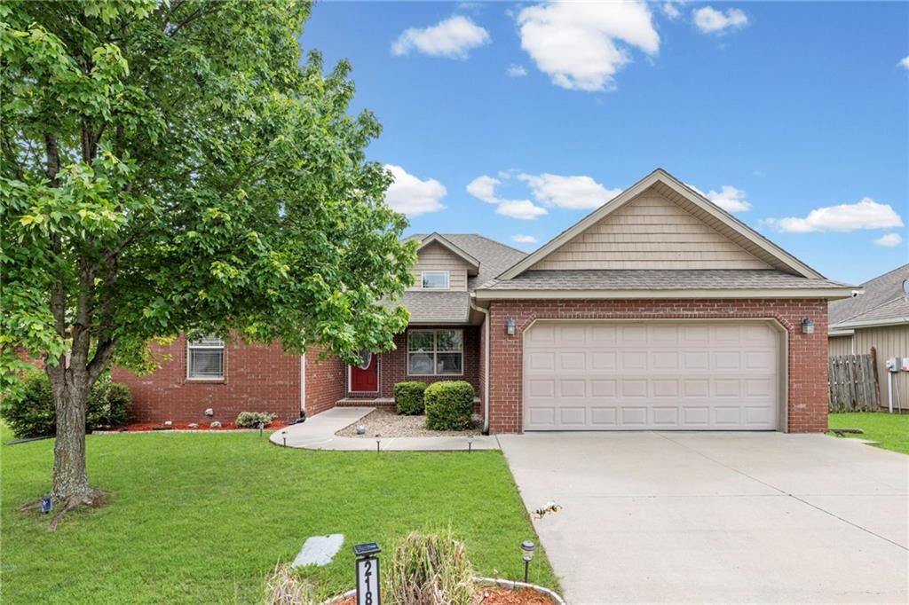 21811 LOMBARDO Lane, Peculiar, MO 64078