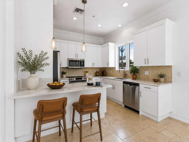12 SE 1ST Avenue 201, Delray Beach, FL 33444
