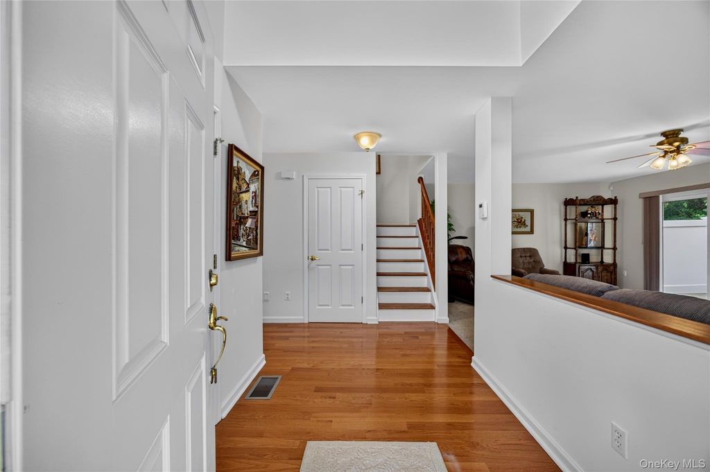 28 Crystal Hill Drive, Pomona, NY 10970 — photo 5