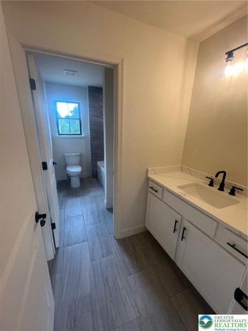 98 Sage Court, Mahoning Twp, PA 18235