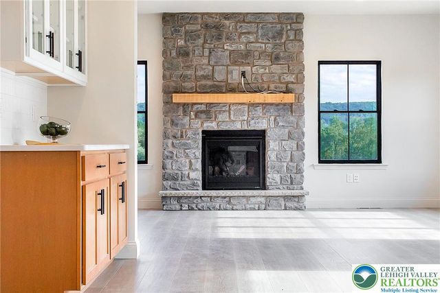 98 Sage Court, Mahoning Twp, PA 18235