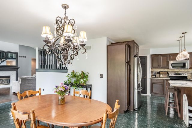 42739 POND VIEW Drive, Sterling Heights, MI 48314