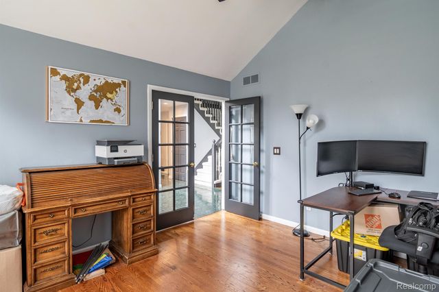 42739 POND VIEW Drive, Sterling Heights, MI 48314