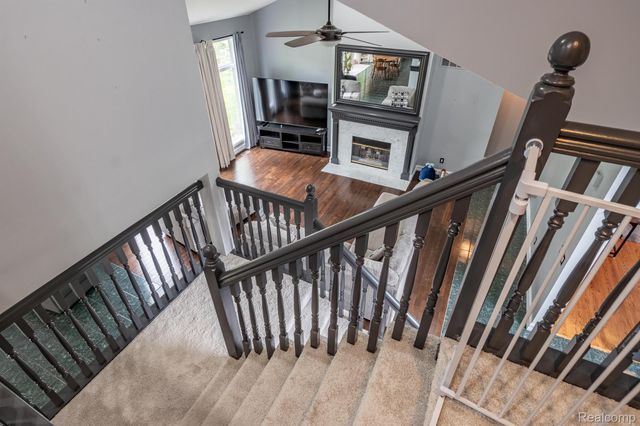 42739 POND VIEW Drive, Sterling Heights, MI 48314