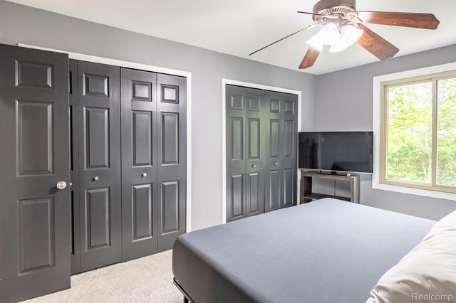 42739 POND VIEW Drive, Sterling Heights, MI 48314