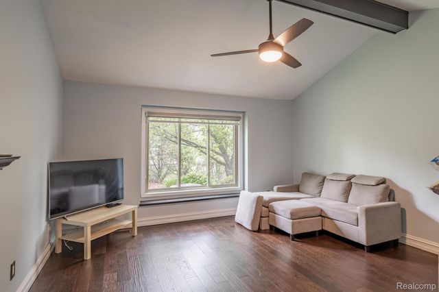 42739 POND VIEW Drive, Sterling Heights, MI 48314