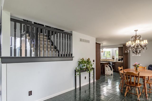 42739 POND VIEW Drive, Sterling Heights, MI 48314