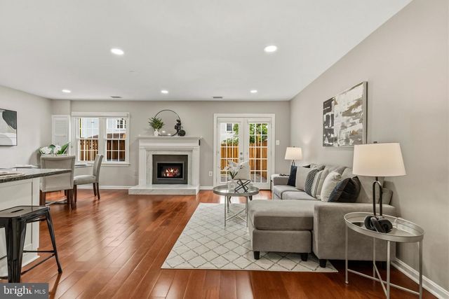 7962 REVENNA LN, Springfield, VA 22153