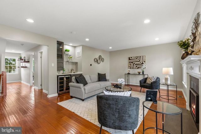 7962 REVENNA LN, Springfield, VA 22153