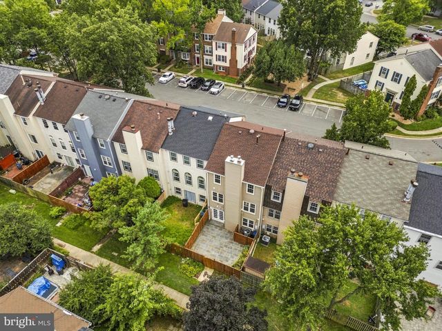 7962 REVENNA LN, Springfield, VA 22153