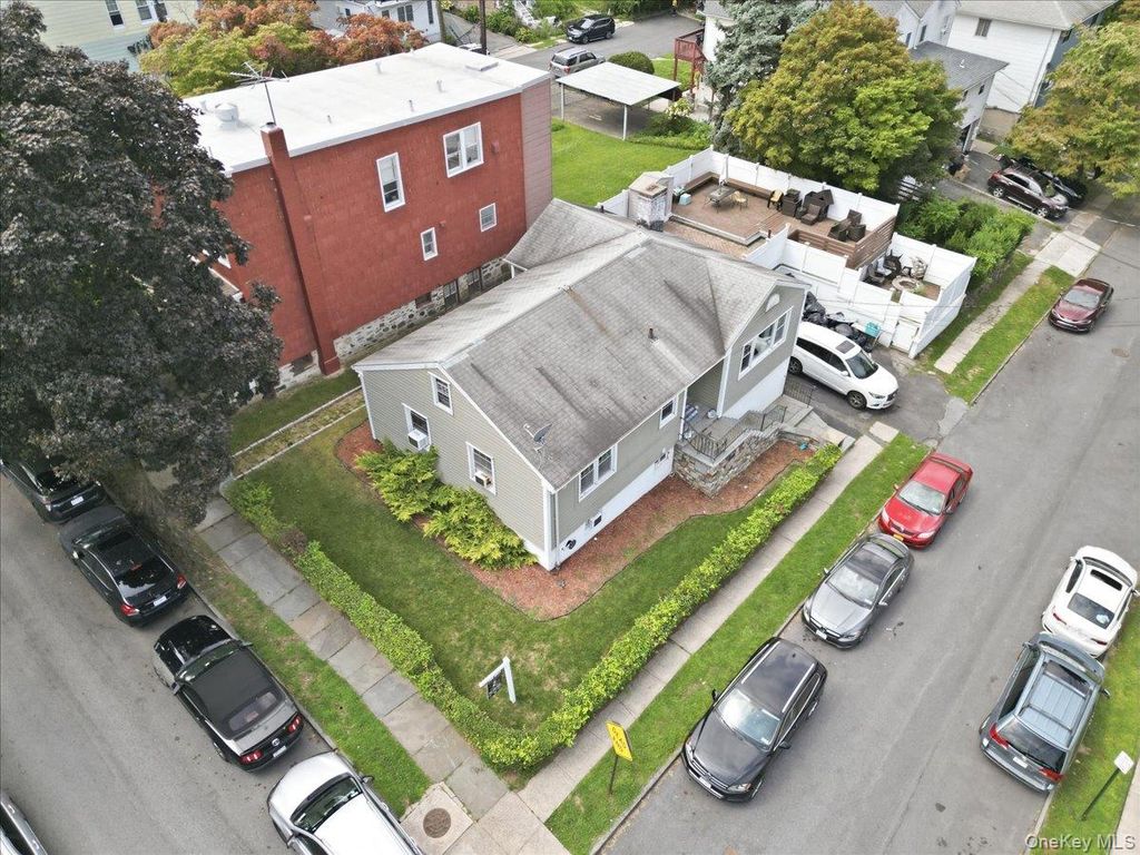 25 Coolidge Avenue, Yonkers, NY 10701 — photo 3